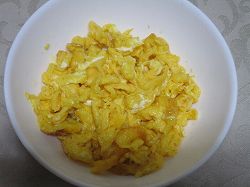 マヨネーズマジックを使って卵のほろほろを作りました出来上がりは春雨の中華風サラダにほろほろ卵を入れました凄ーく美味しくてお代わりして食べました（笑）